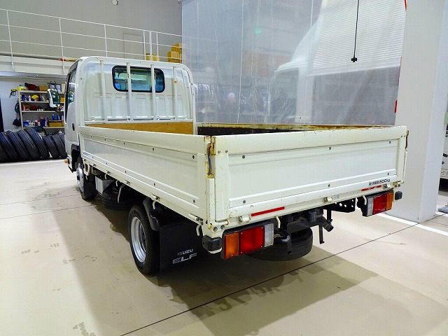 Isuzu Elf 12