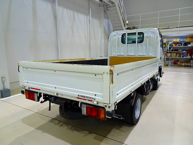 Isuzu Elf 2