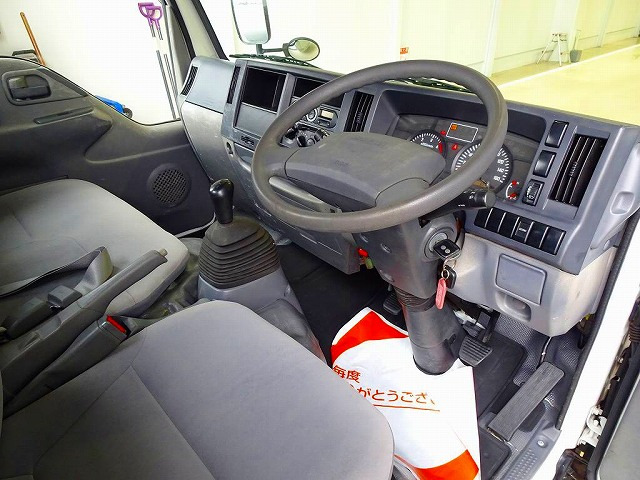 Isuzu Elf 3