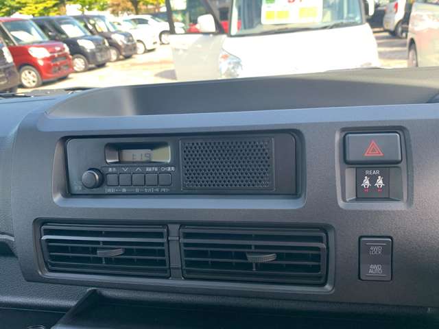 Daihatsu Hijet Cargo 11