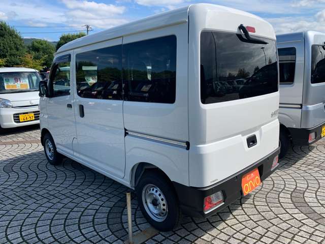 Daihatsu Hijet Cargo 7
