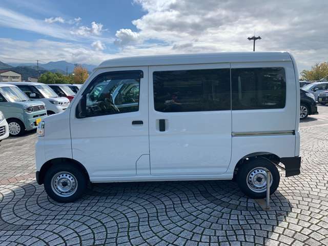 Daihatsu Hijet Cargo 8