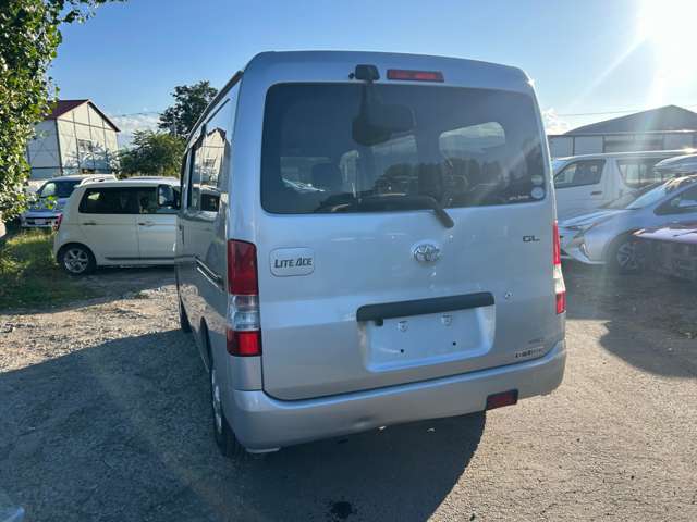 Toyota Light Ace Van 10