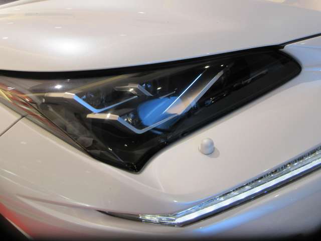 Lexus NX 12