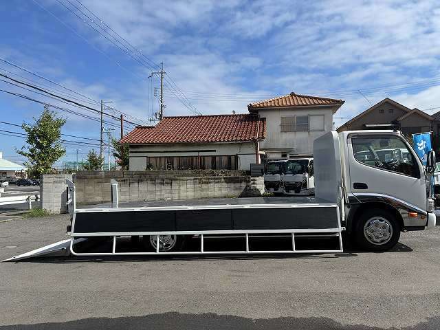 Hino Dutro 12