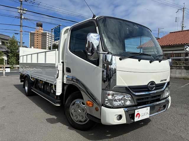 Hino Dutro 3
