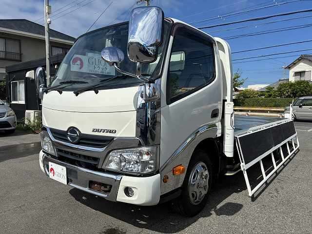 Hino Dutro 9