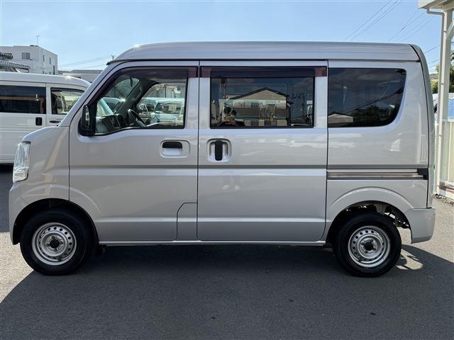 Mitsubishi Minicab Van 11