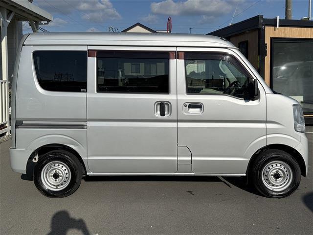 Mitsubishi Minicab Van 12