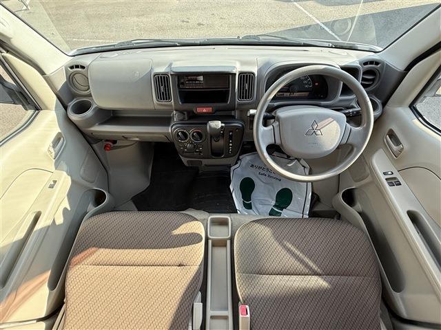 Mitsubishi Minicab Van 2