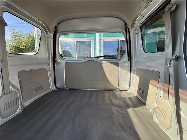Mitsubishi Minicab Van 4