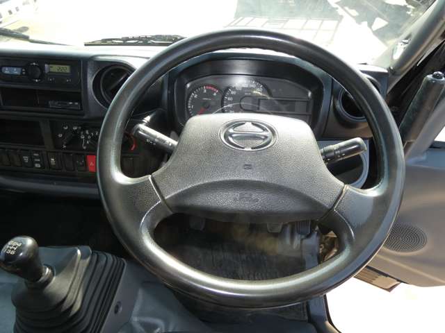Hino Dutro 12