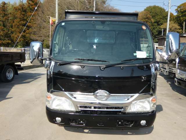Hino Dutro 4