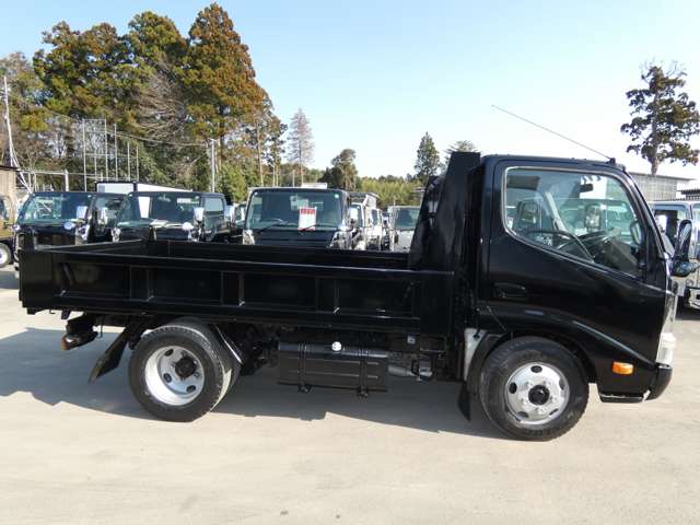 Hino Dutro 5