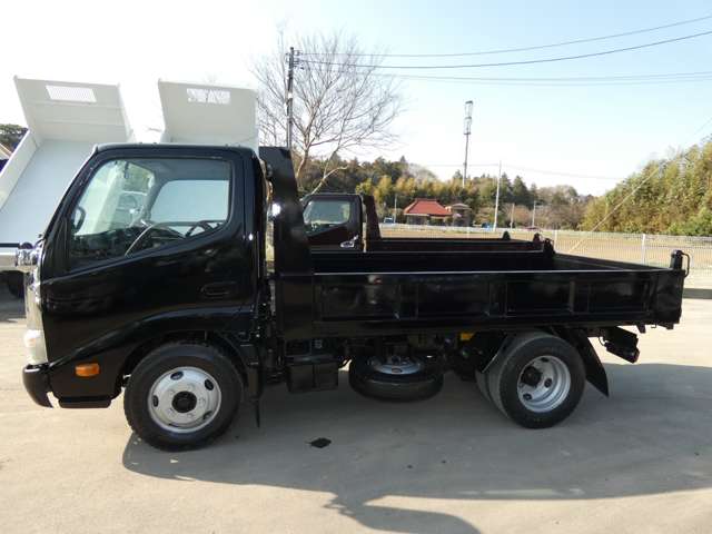 Hino Dutro 6