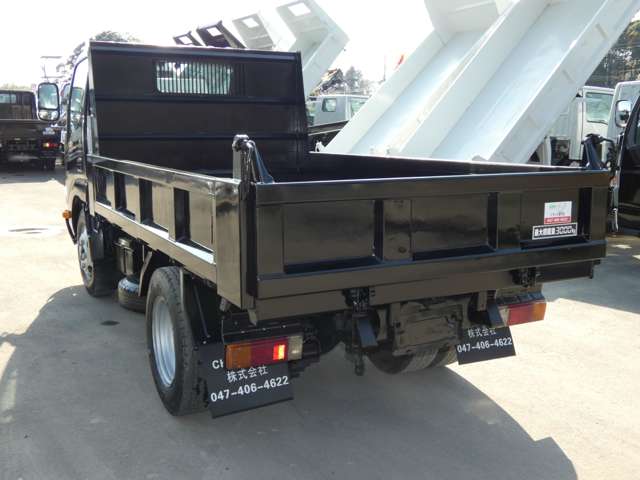 Hino Dutro 7