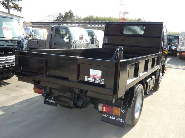 Hino Dutro 9