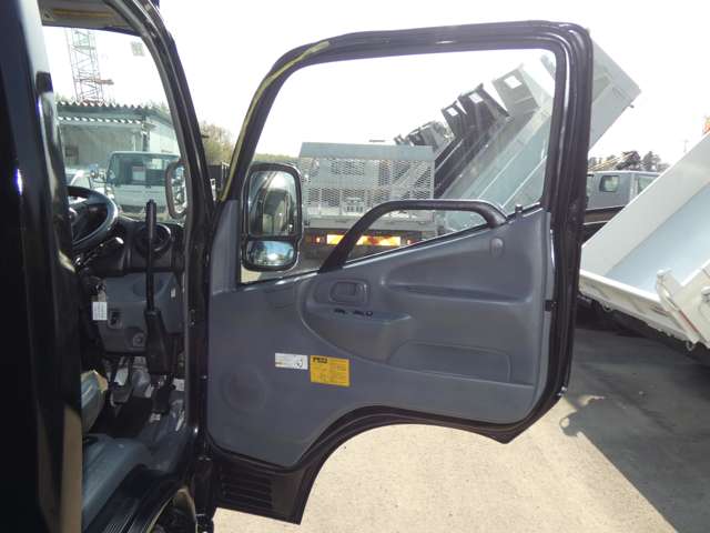 Hino Dutro 10