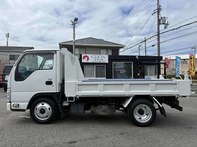 Isuzu Elf 11