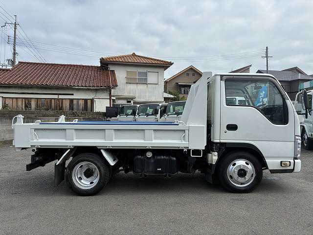 Isuzu Elf 12