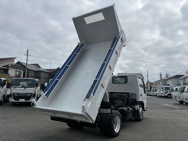 Isuzu Elf 6