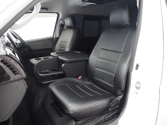 Toyota Hiace 12