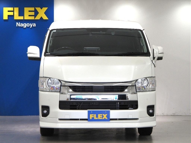 Toyota Hiace 2