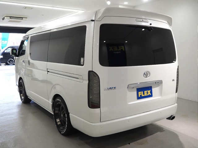 Toyota Hiace 6