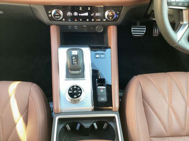 Mitsubishi Outlander 11