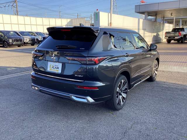 Mitsubishi Outlander 4