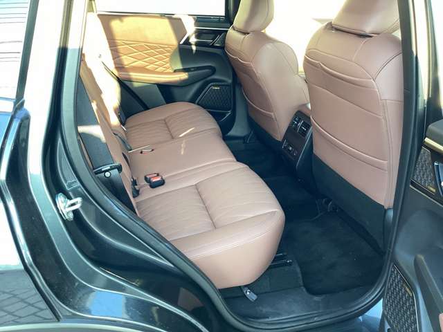 Mitsubishi Outlander 7