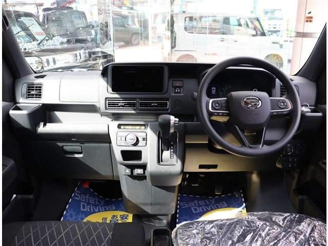 Daihatsu Atrai 7