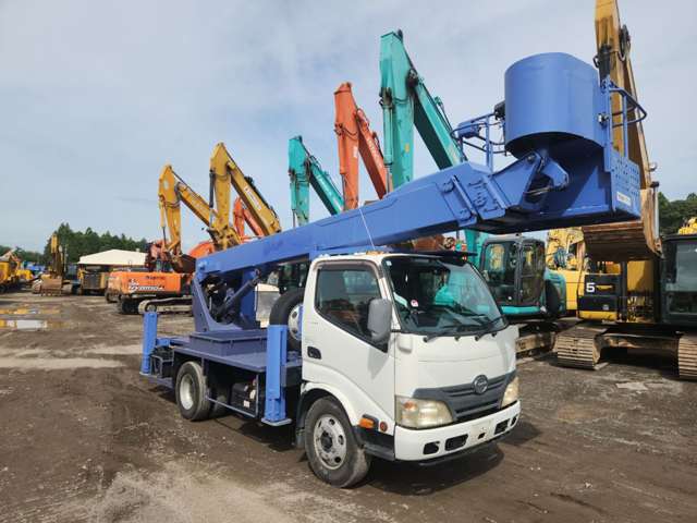 Hino Dutro 2