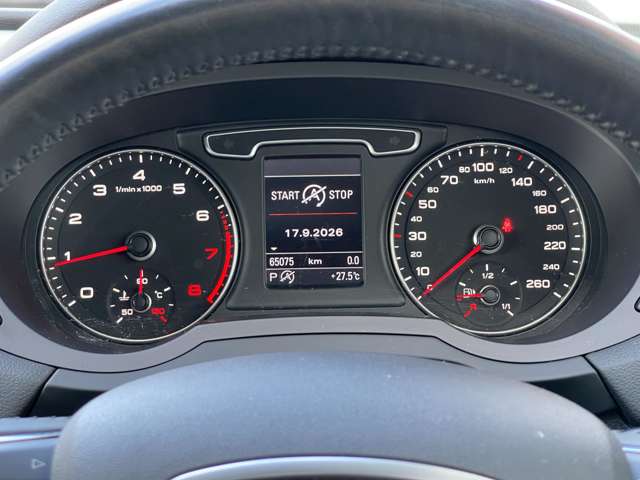 Audi Q3 11