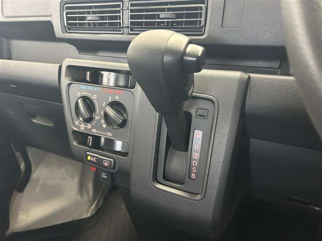 Toyota Pixis Van 9