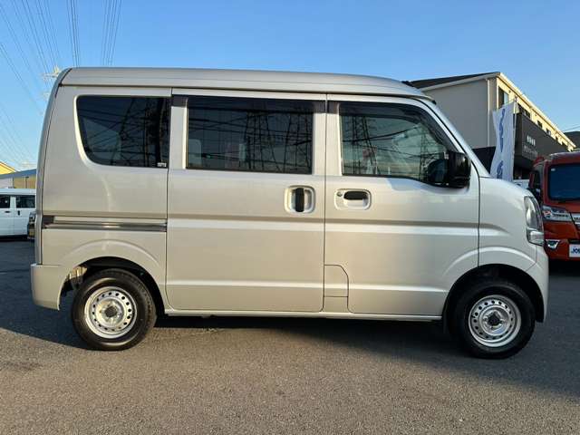 Nissan NV100 Clipper 4
