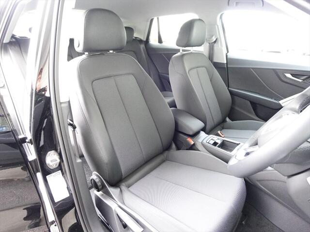 Audi Q2 11