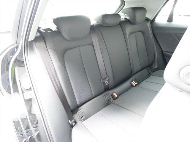 Audi Q2 12