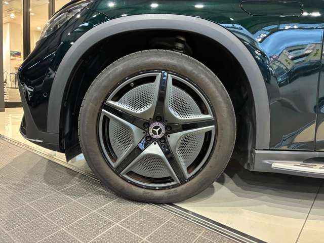 Mercedes-Benz EQE SUV 9