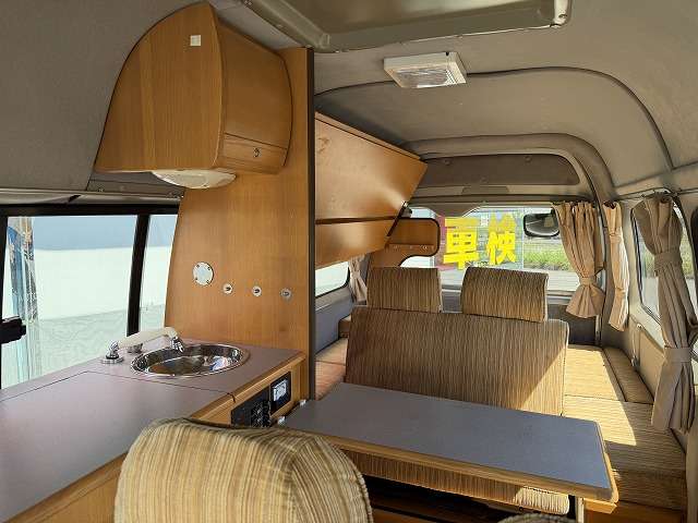 Toyota Hiace Van 2