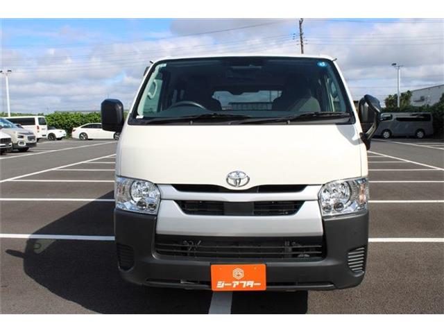 Toyota Hiace Van 9