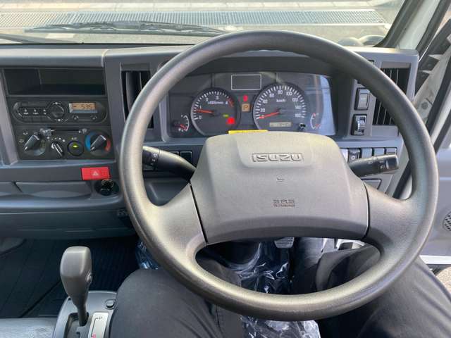 Isuzu Elf 12