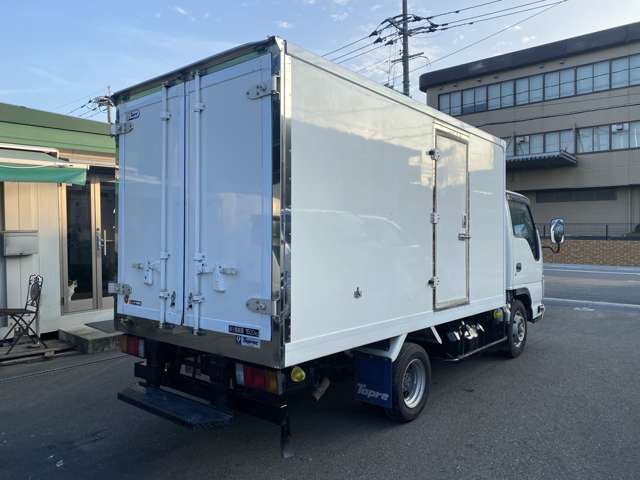 Isuzu Elf 4