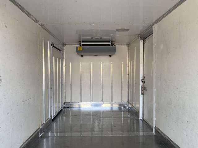 Isuzu Elf 9