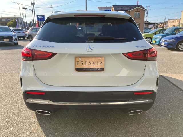 Mercedes-Benz GLA-Class 11