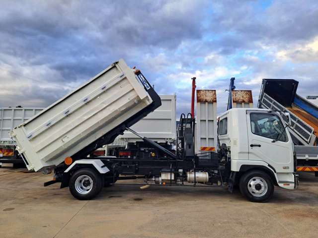 Mitsubishi Fuso Fighter 10