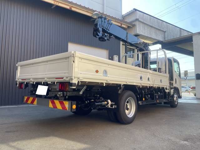 Isuzu Elf 3