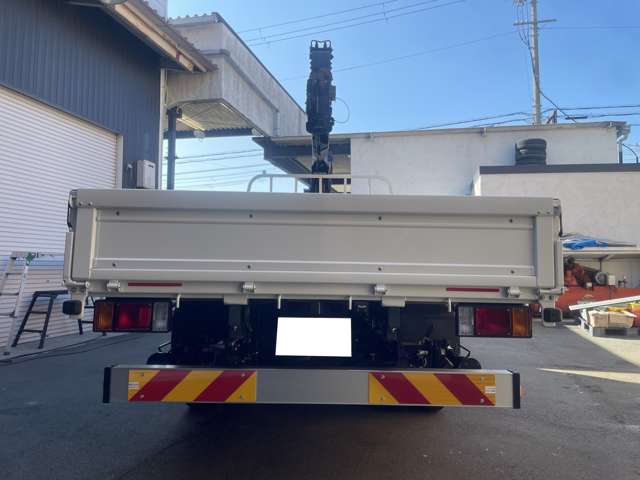 Isuzu Elf 4
