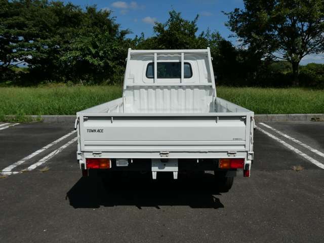Toyota Town Ace Truck 11