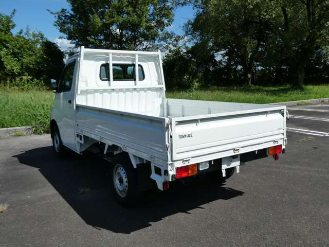 Toyota Town Ace Truck 5